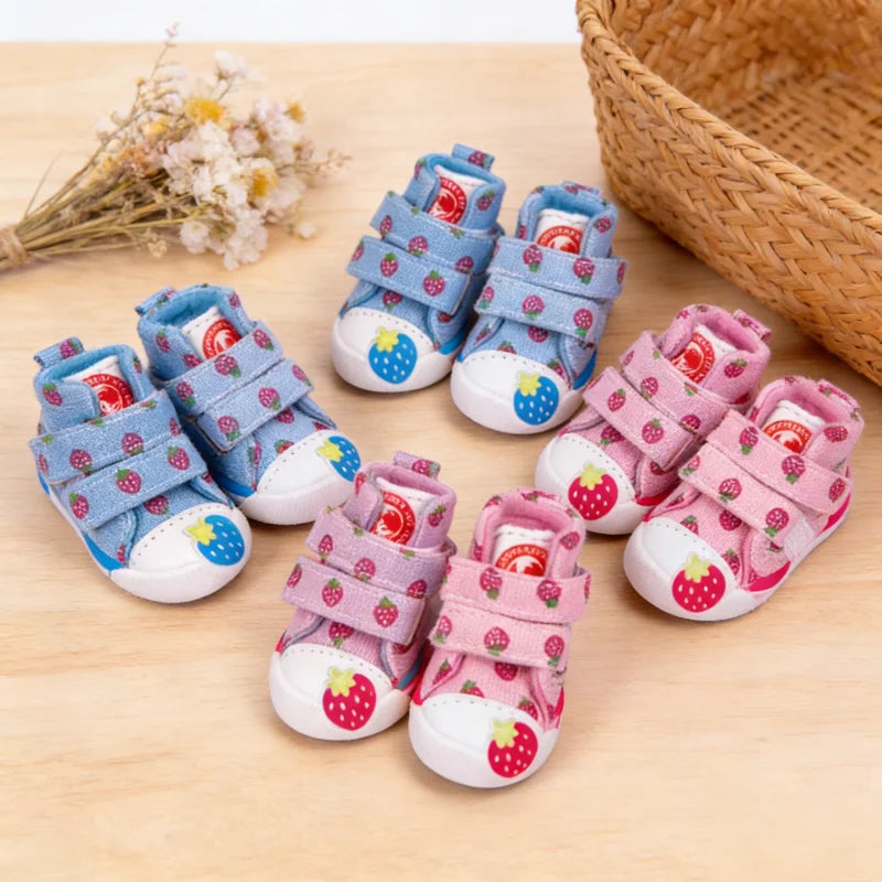 Strawberry Print Dog Canvas Shoes Breathable Dog Sneakers Soft Warm Puppy Footwear Fashion Outdoor Cat Boots Anti-Slip Pet Shoes