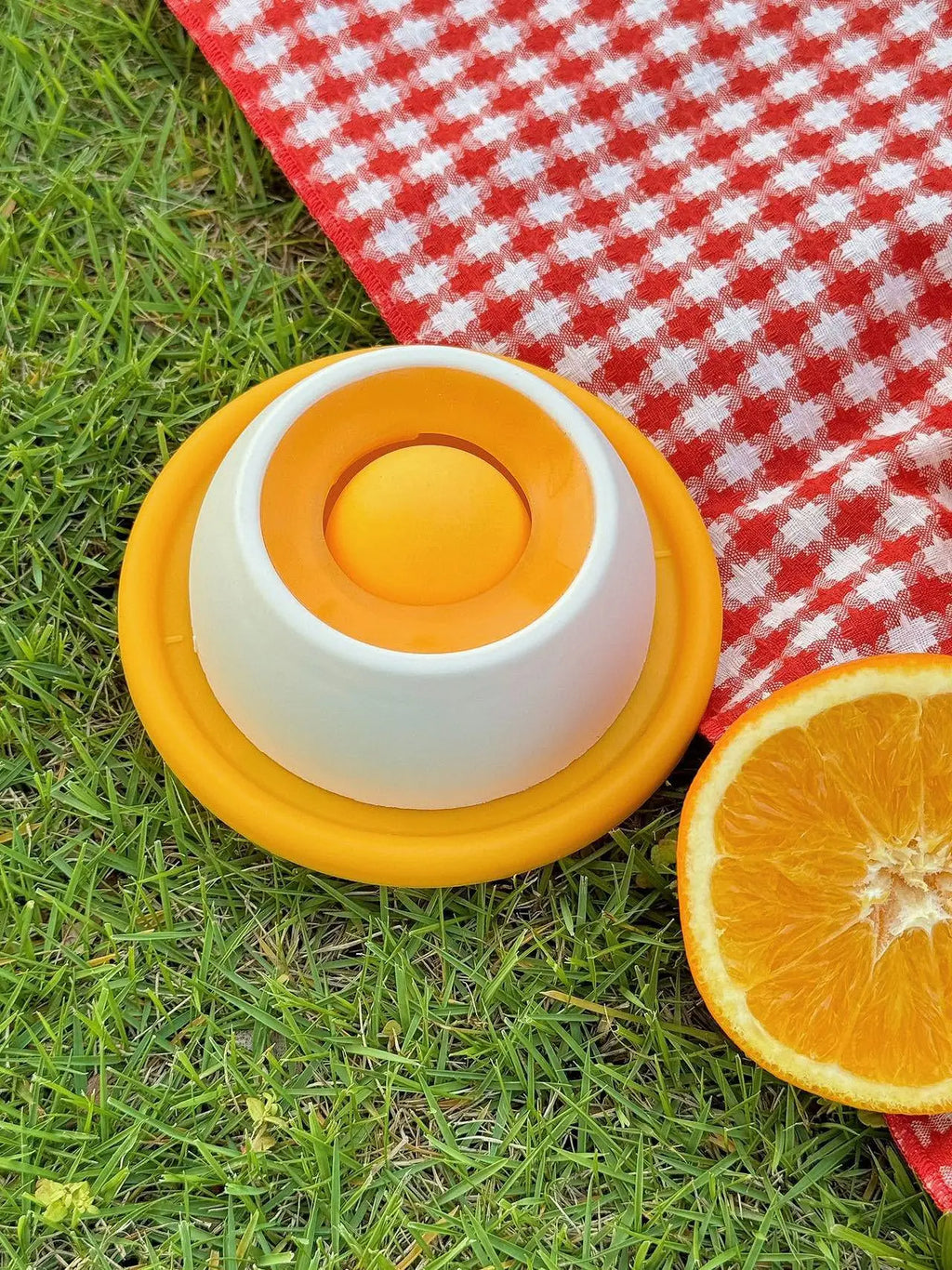 Anti-Spill Slow Food Licking Toy, Interactive Distracting Entertainment Toy, Self-amusing Feeding Tool for Kittens Puppies