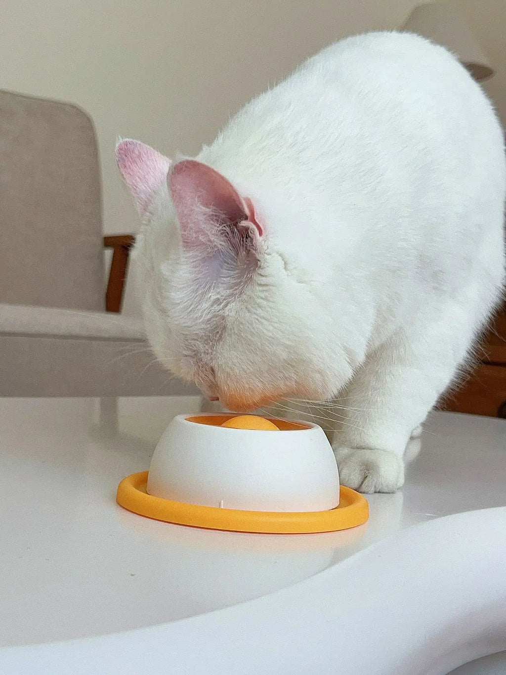 Anti-Spill Slow Food Licking Toy, Interactive Distracting Entertainment Toy, Self-amusing Feeding Tool for Kittens Puppies