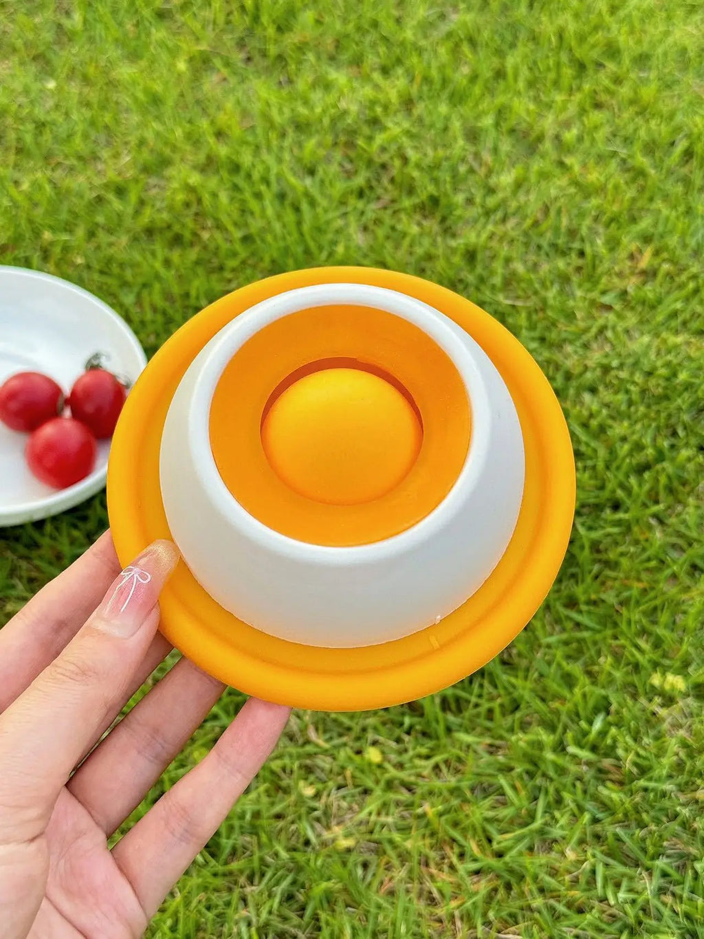 Anti-Spill Slow Food Licking Toy, Interactive Distracting Entertainment Toy, Self-amusing Feeding Tool for Kittens Puppies