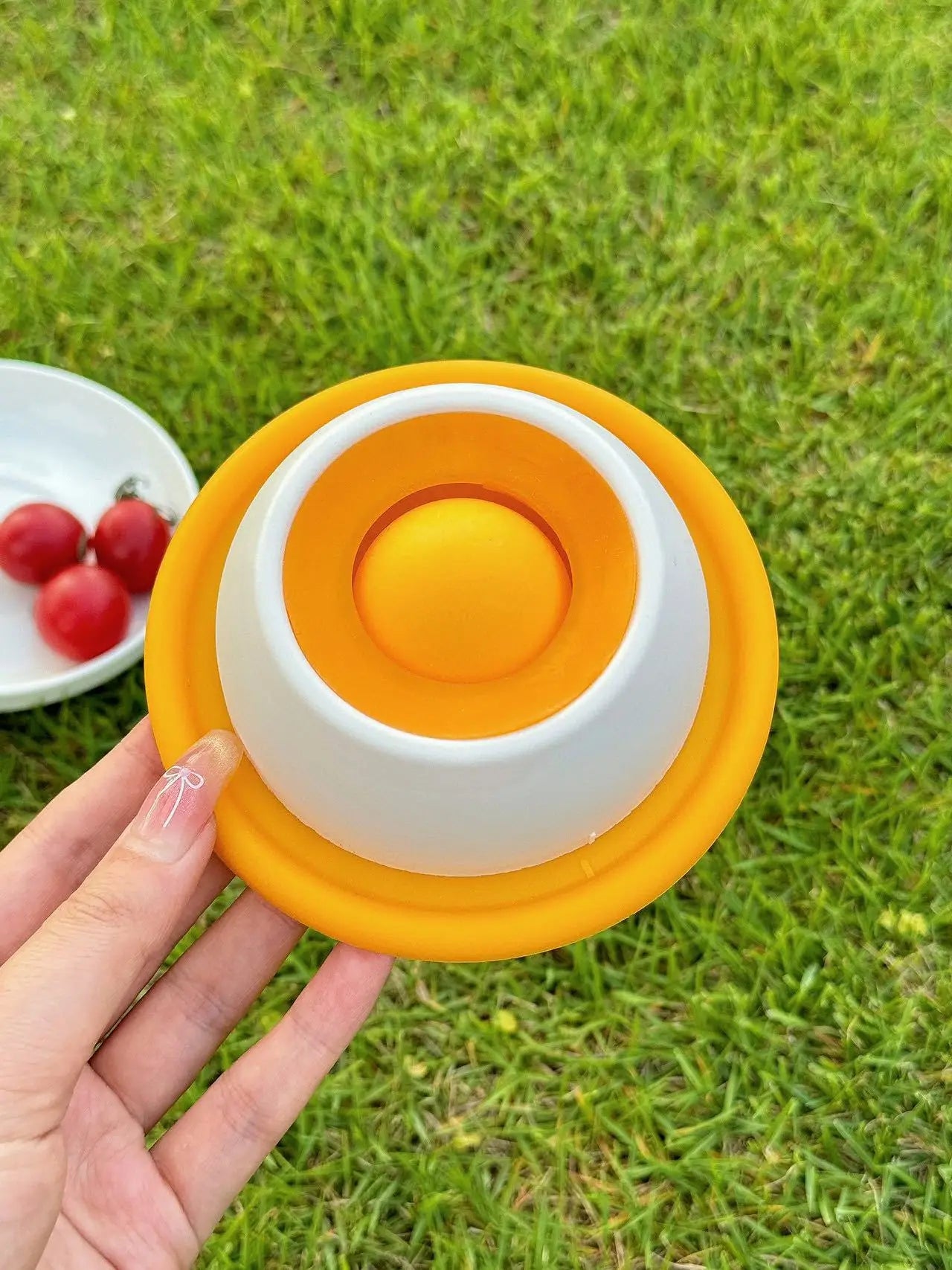 Anti-Spill Slow Food Licking Toy, Interactive Distracting Entertainment Toy, Self-amusing Feeding Tool for Kittens Puppies