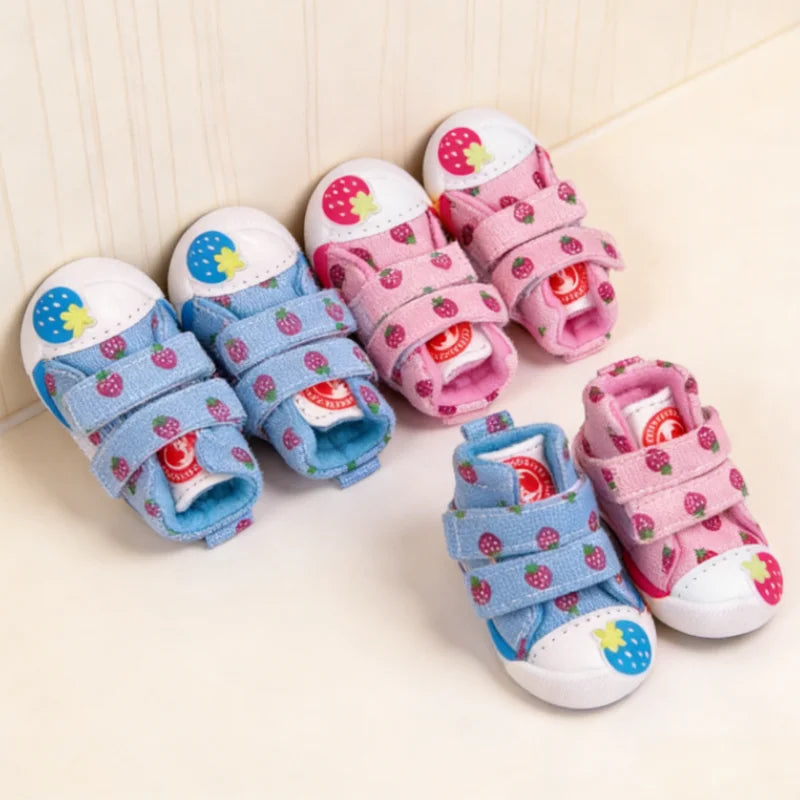Strawberry Print Dog Canvas Shoes Breathable Dog Sneakers Soft Warm Puppy Footwear Fashion Outdoor Cat Boots Anti-Slip Pet Shoes