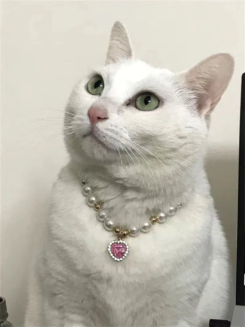 Fashion Pet Heart Pendant Necklace Adjustable Collar Fake Pearls for Dogs Cats Stylish and Comfortable Accessories Pet Supplies